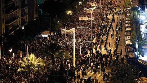 Y­u­n­a­n­i­s­t­a­n­­d­a­ ­A­y­a­k­l­a­n­m­a­n­ı­n­ ­Y­ı­l­d­ö­n­ü­m­ü­n­d­e­ ­H­ü­k­ü­m­e­t­e­ ­T­e­p­k­i­